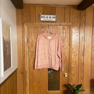 Evy’s Tree hooded pale pink lace sweatshirt- 2x